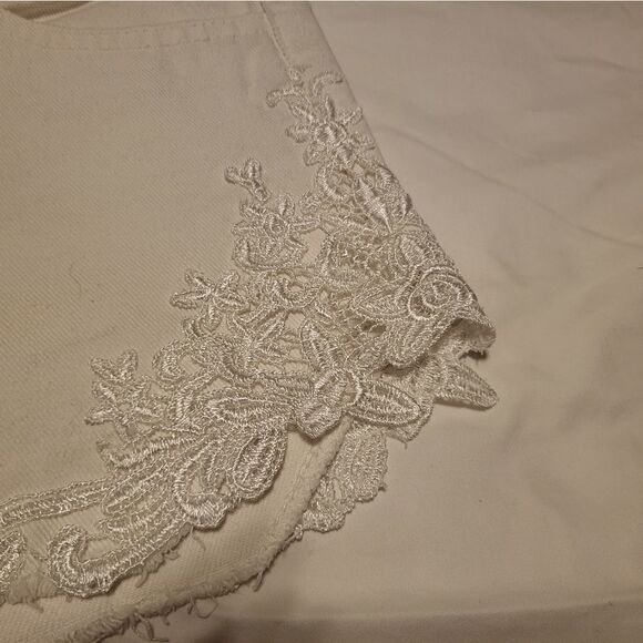 Harper White Lace Embroidered high waisted shorts - Picture 4 of 8